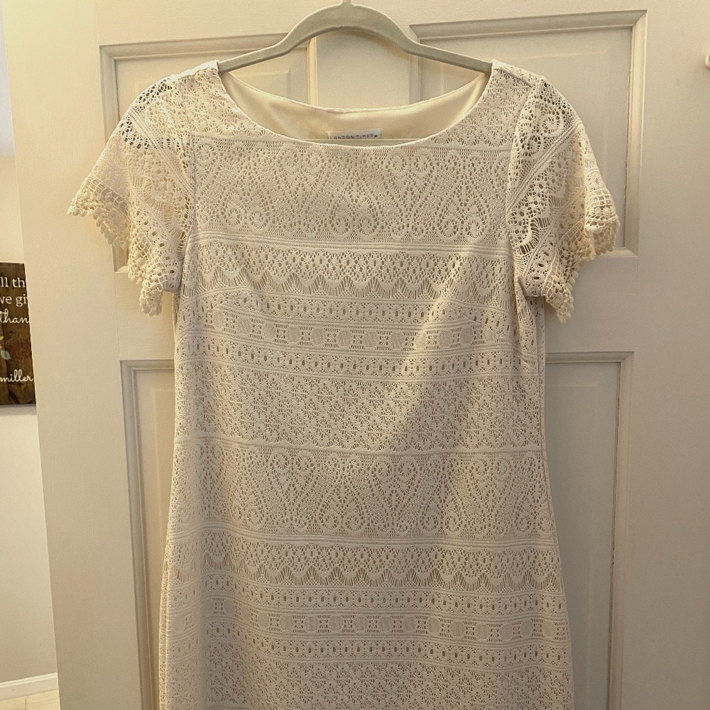 Maggy London Off White Lace Dress - Size 6
